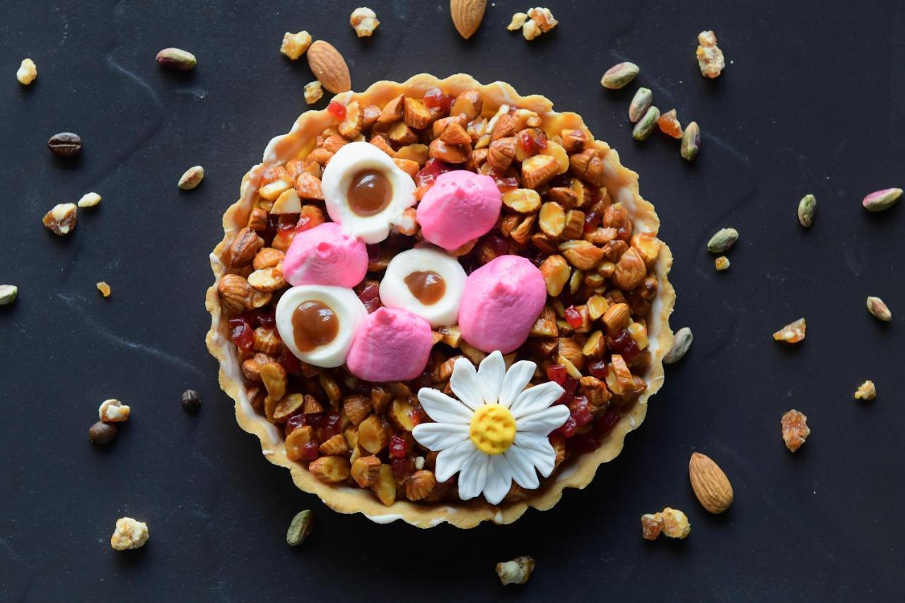 Radisson Blu Hotel Γουβαχάτι Εξωτερικό φωτογραφία A granola tart