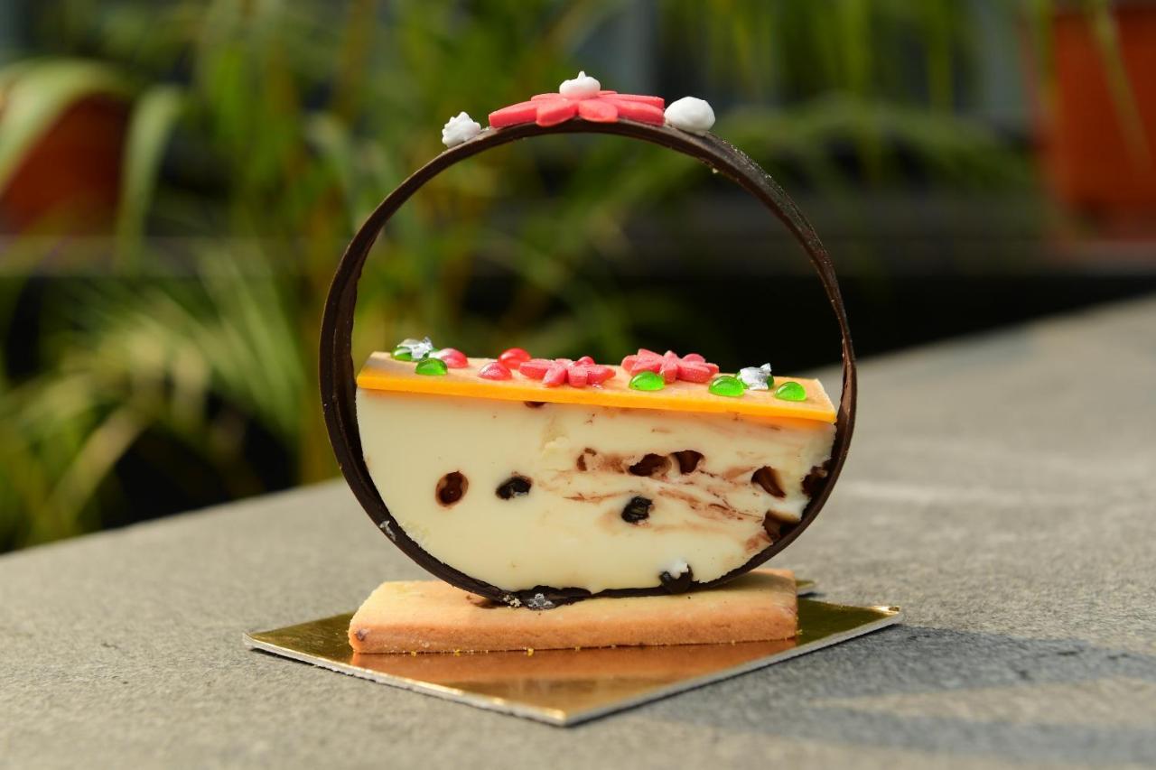 Radisson Blu Hotel Γουβαχάτι Εξωτερικό φωτογραφία A semifreddo