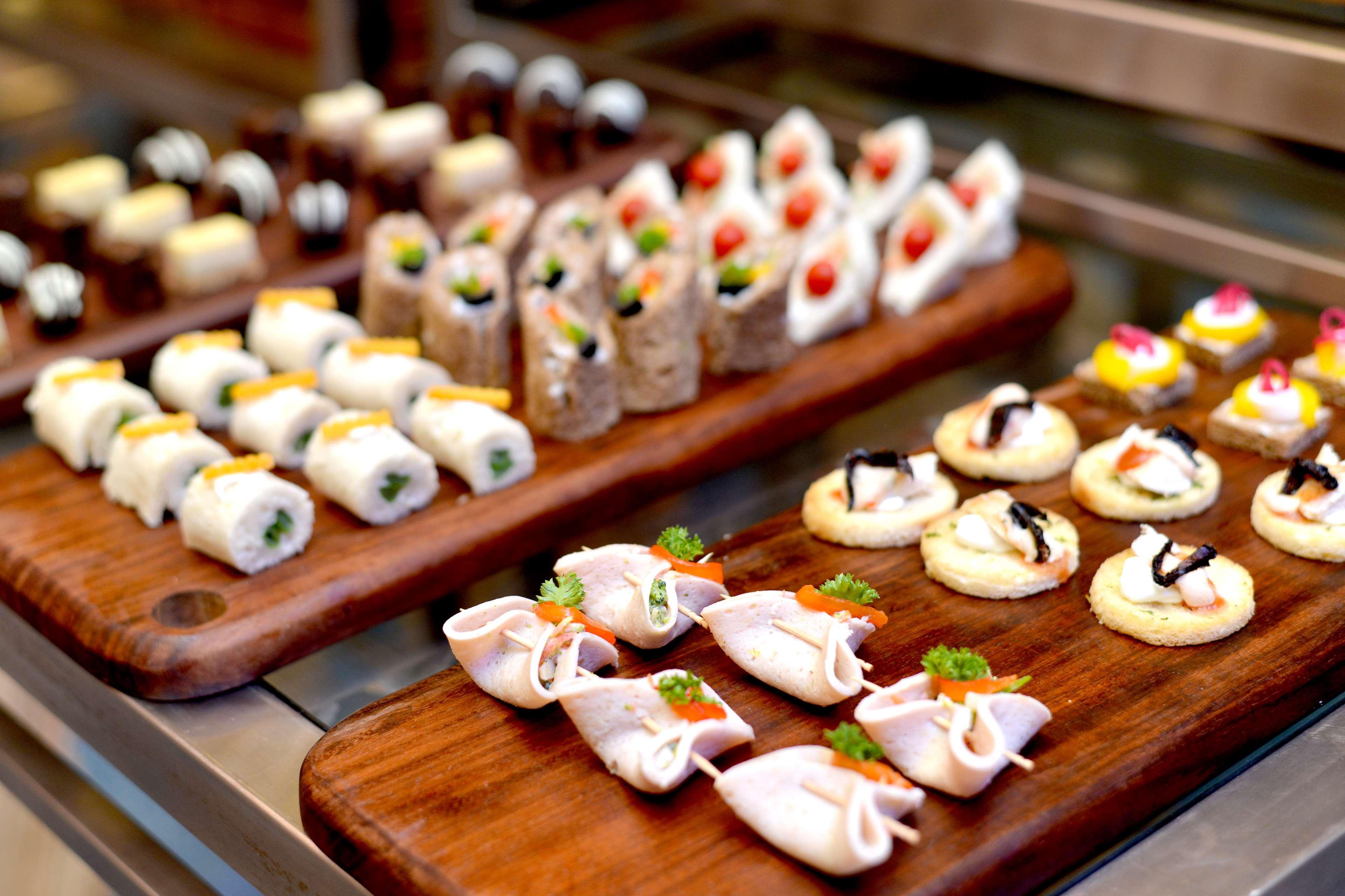 Radisson Blu Hotel Γουβαχάτι Εξωτερικό φωτογραφία Canapés