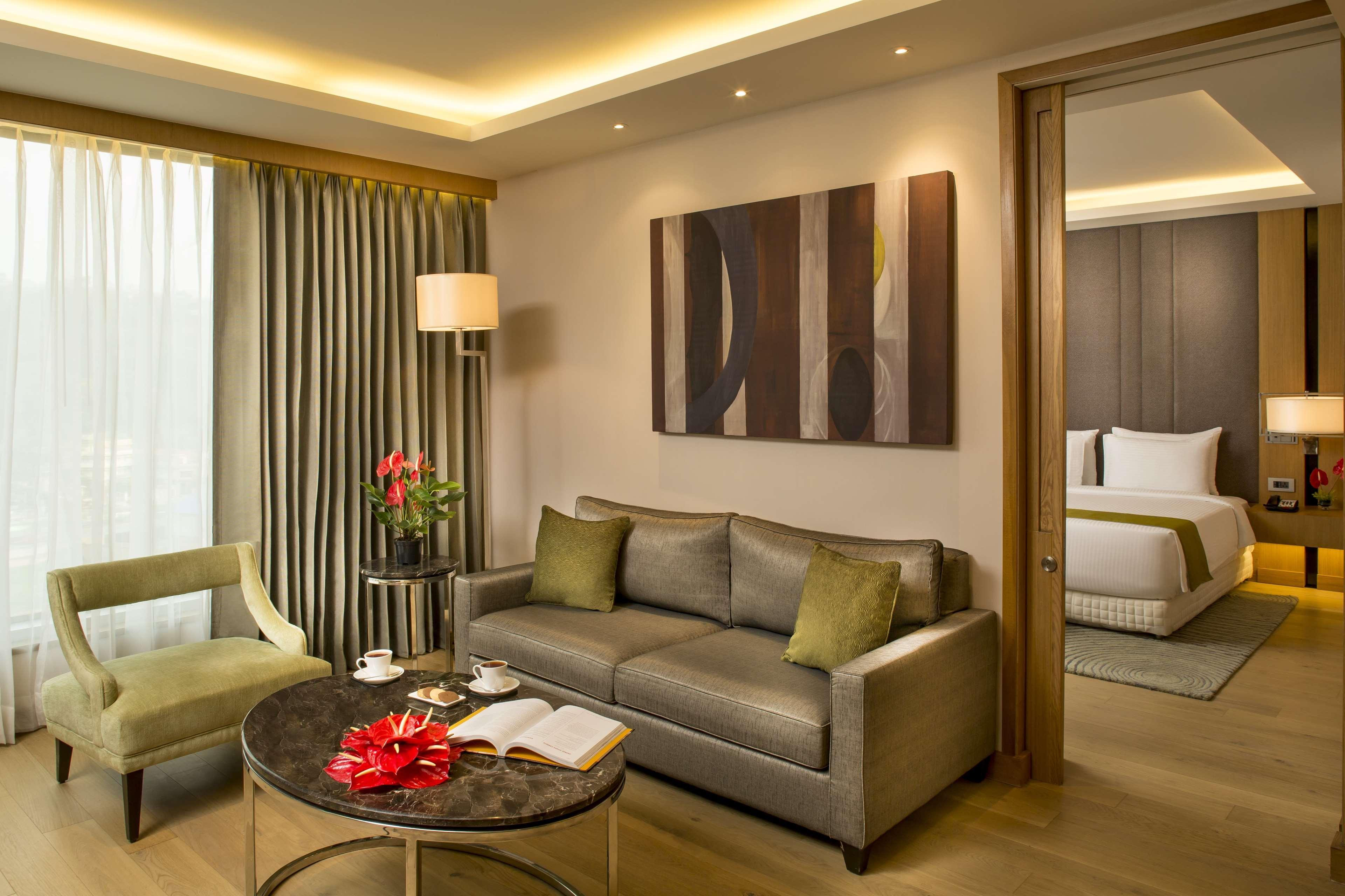 Radisson Blu Hotel Γουβαχάτι Εξωτερικό φωτογραφία Suite at the Park Hyatt Hyderabad