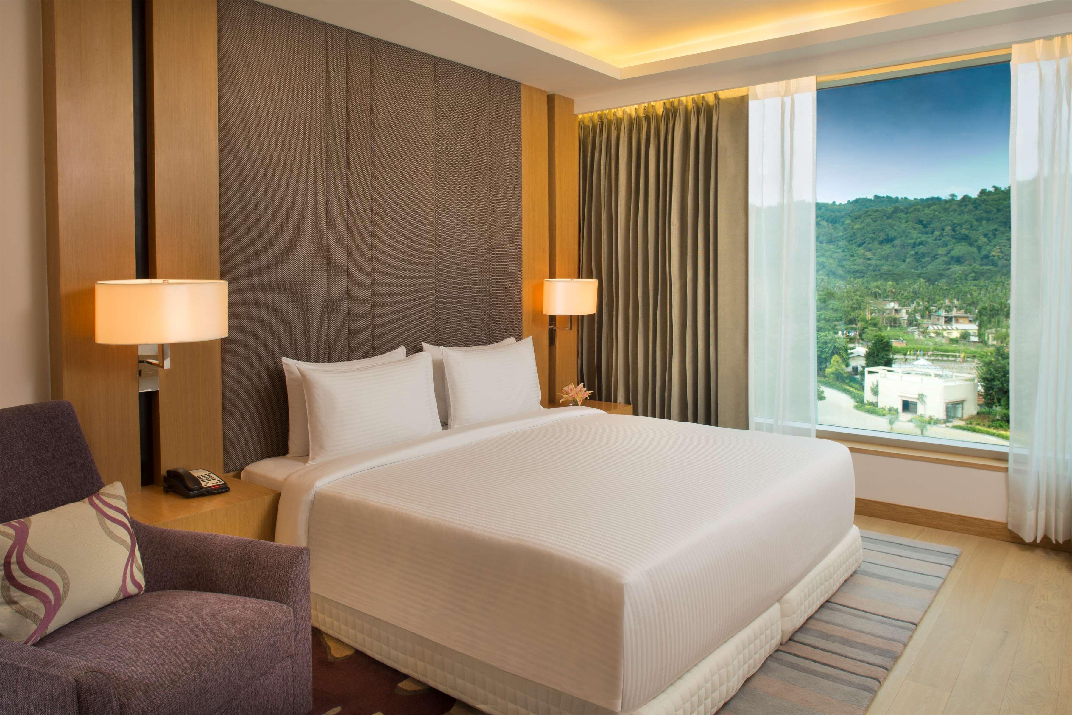 Radisson Blu Hotel Γουβαχάτι Εξωτερικό φωτογραφία Deluxe Room